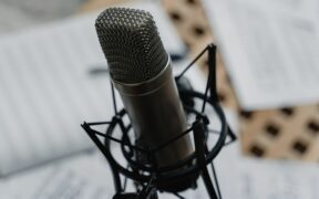 ¿Cómo se hace el briefing de un podcast?